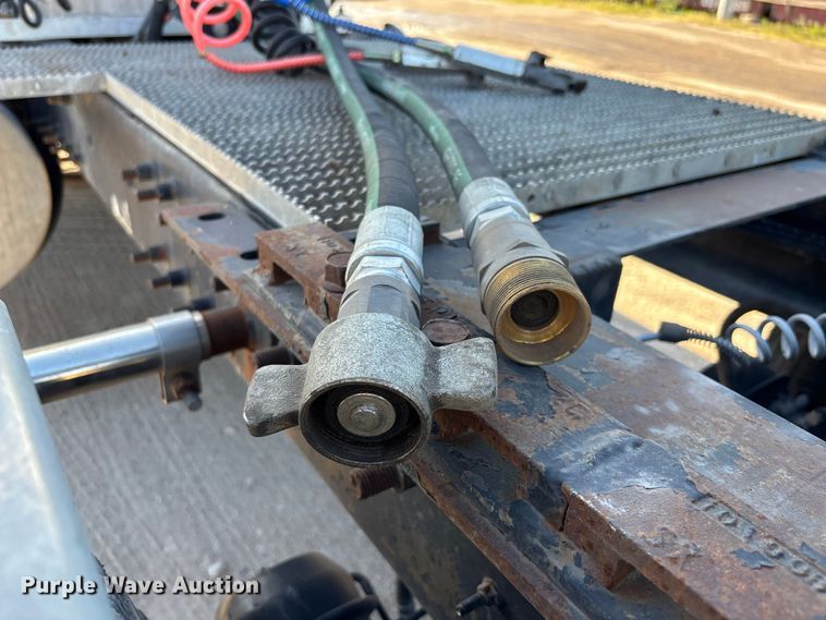 image for item DU0477 2000 Mack CH613 semi truck