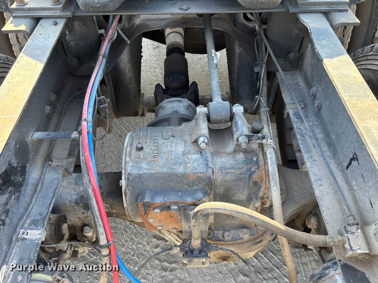 image for item DU0477 2000 Mack CH613 semi truck