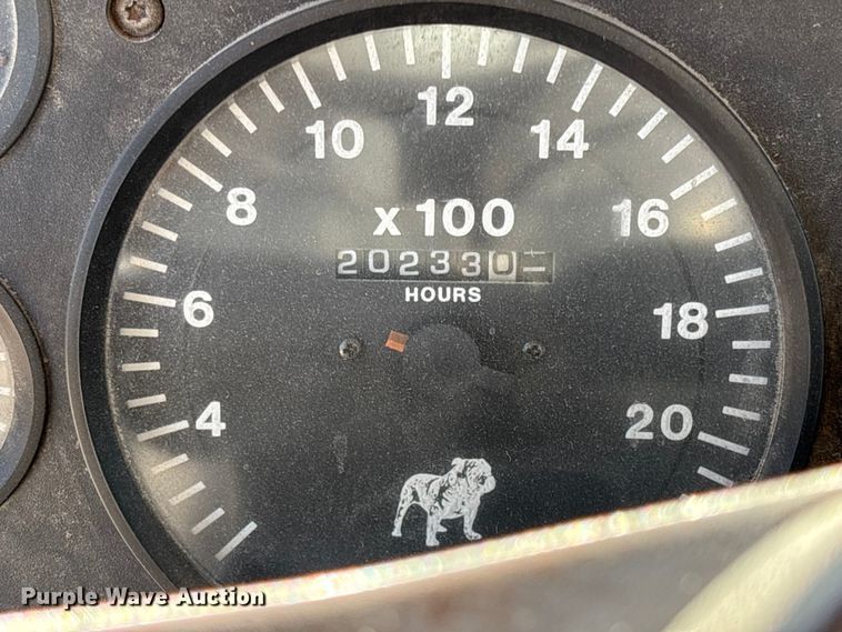 image for item DU0477 2000 Mack CH613 semi truck