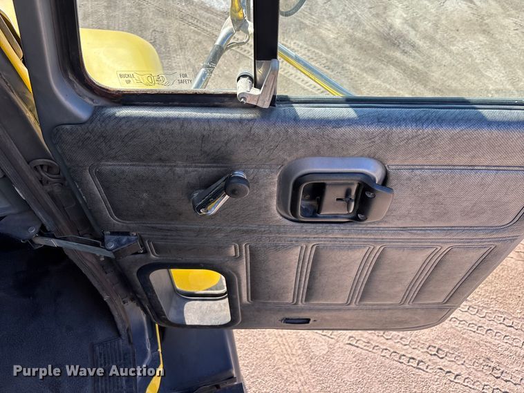 image for item DU0477 2000 Mack CH613 semi truck