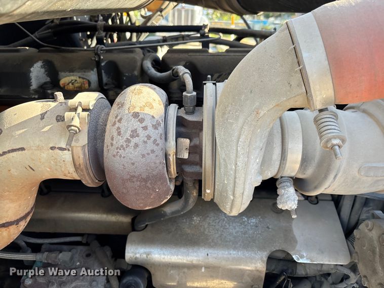 image for item DU0477 2000 Mack CH613 semi truck