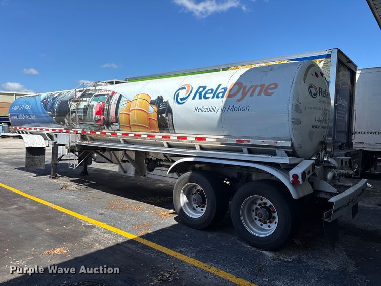 image for item DU0487 1983 Walker stainless tank trailer