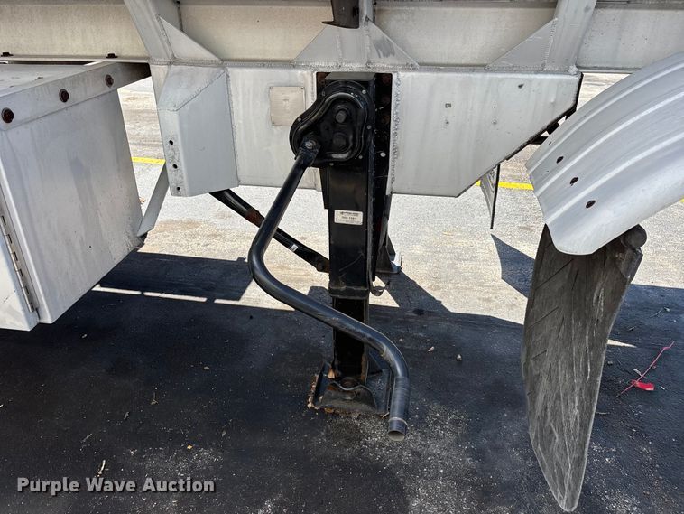 image for item DU0487 1983 Walker stainless tank trailer