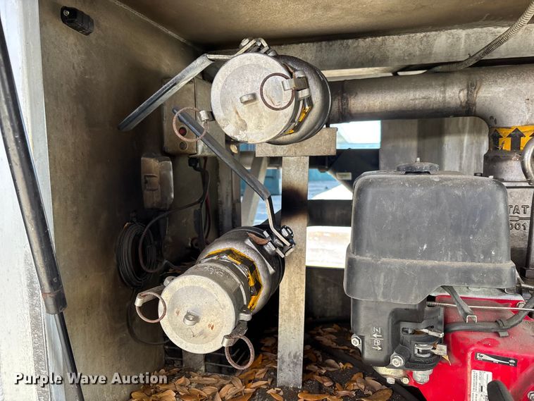 image for item DU0487 1983 Walker stainless tank trailer