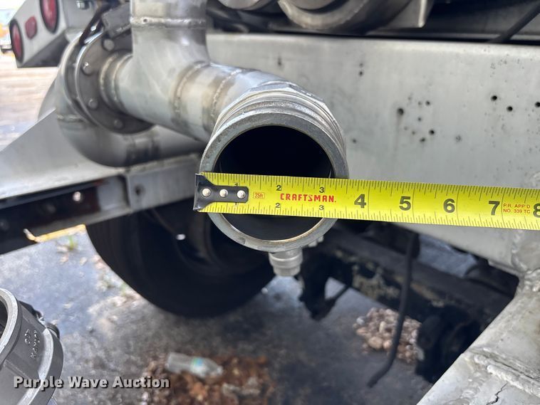 image for item DU0487 1983 Walker stainless tank trailer