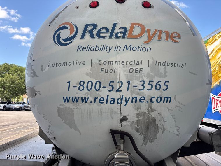 image for item DU0487 1983 Walker stainless tank trailer
