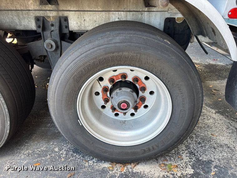 image for item DU0487 1983 Walker stainless tank trailer
