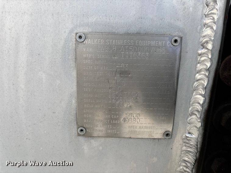 image for item DU0487 1983 Walker stainless tank trailer