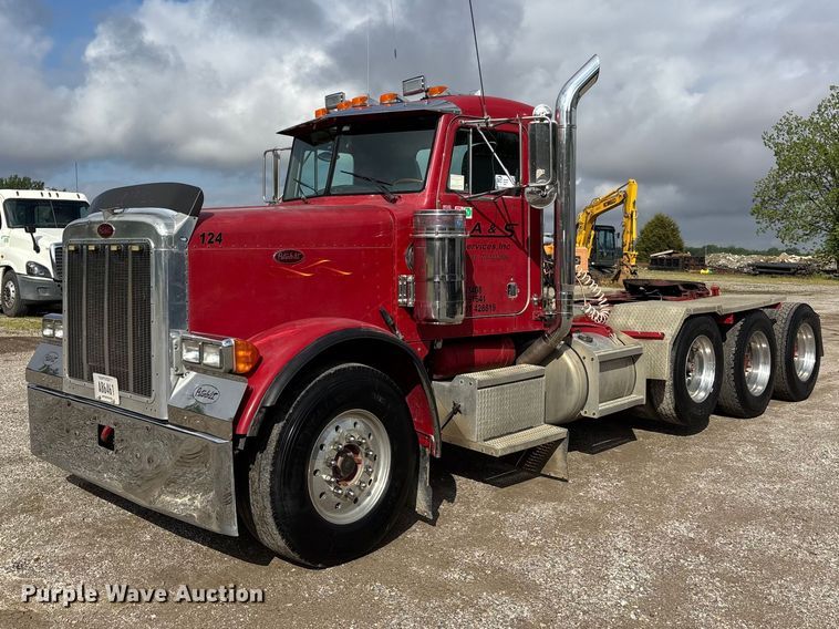 image for item DV4257 1991 Peterbilt 379 semi truck