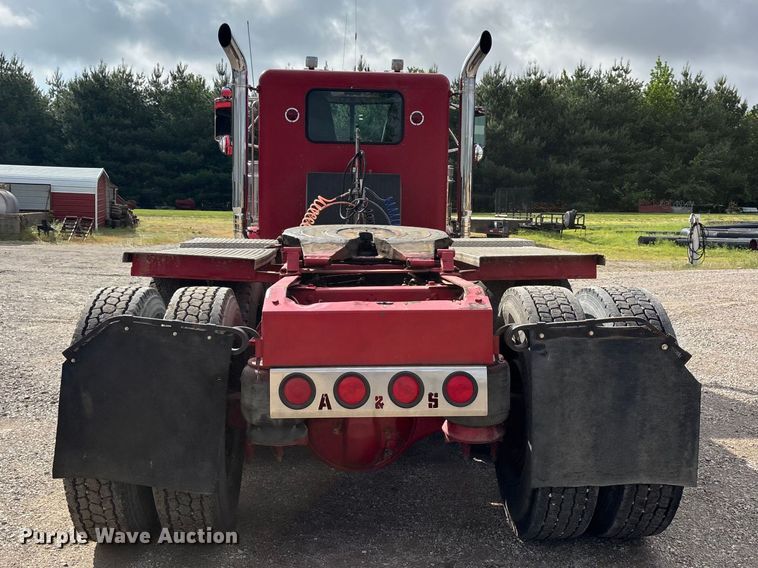 image for item DV4257 1991 Peterbilt 379 semi truck