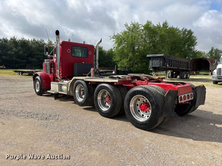 image for item DV4257 1991 Peterbilt 379 semi truck