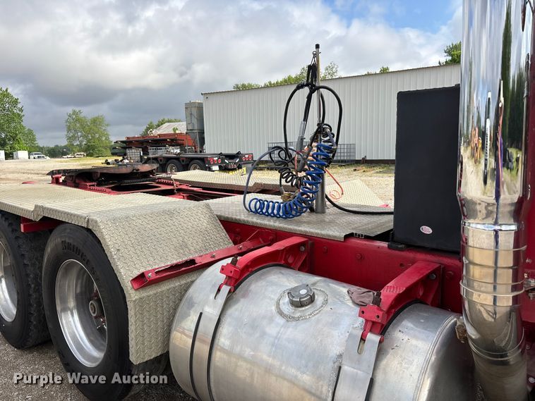 image for item DV4257 1991 Peterbilt 379 semi truck