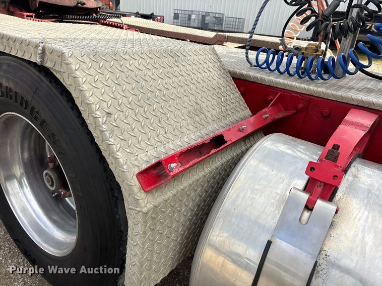 image for item DV4257 1991 Peterbilt 379 semi truck