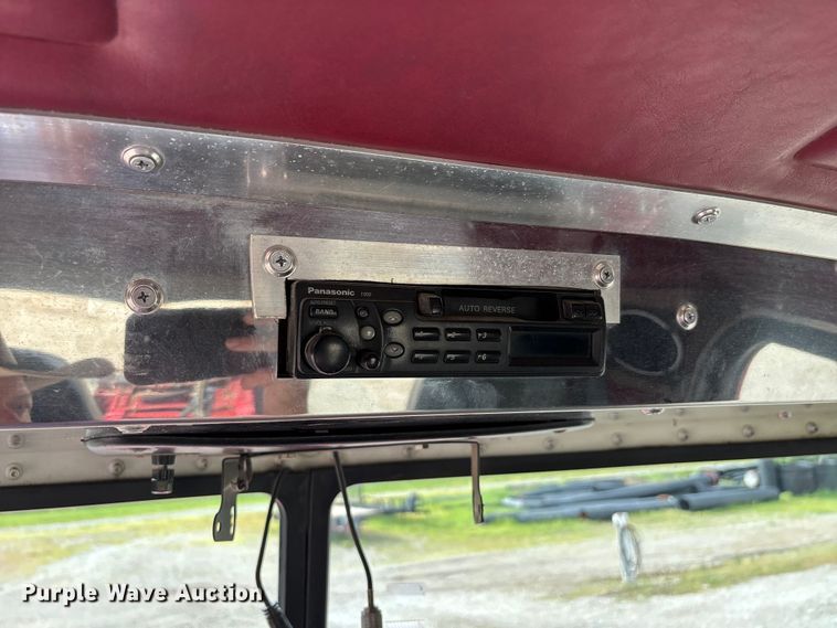 image for item DV4257 1991 Peterbilt 379 semi truck