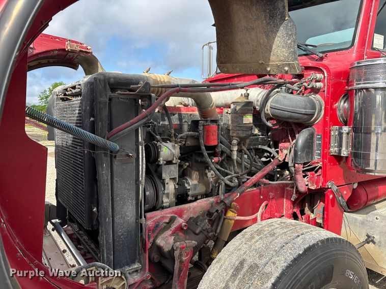 image for item DV4257 1991 Peterbilt 379 semi truck