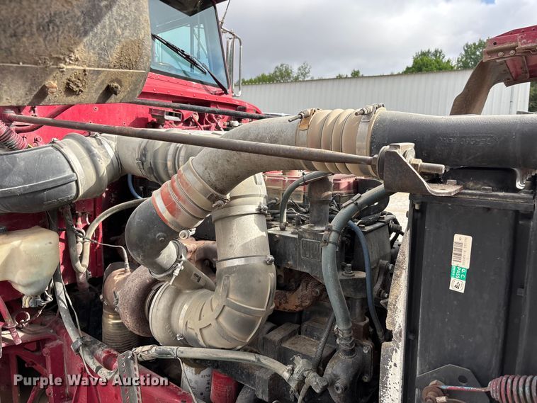 image for item DV4257 1991 Peterbilt 379 semi truck