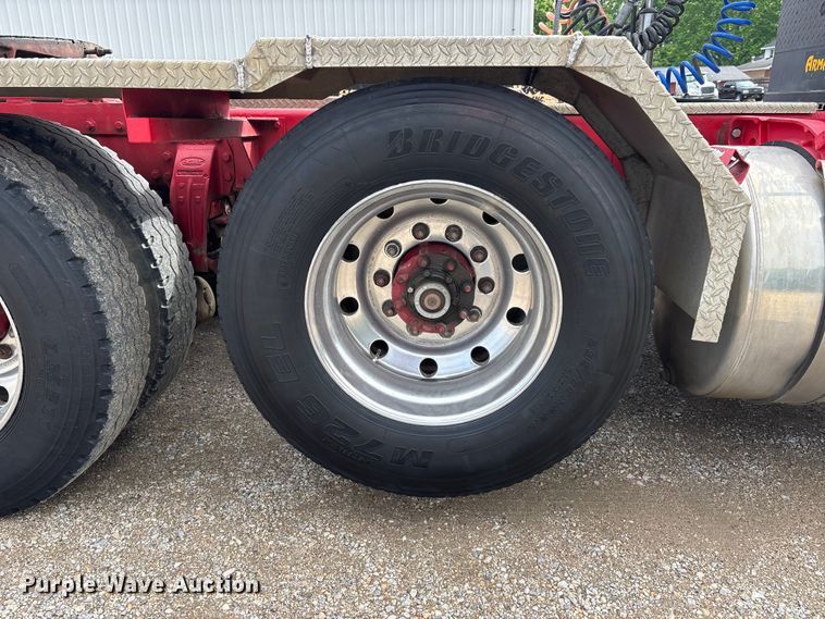 image for item DV4257 1991 Peterbilt 379 semi truck