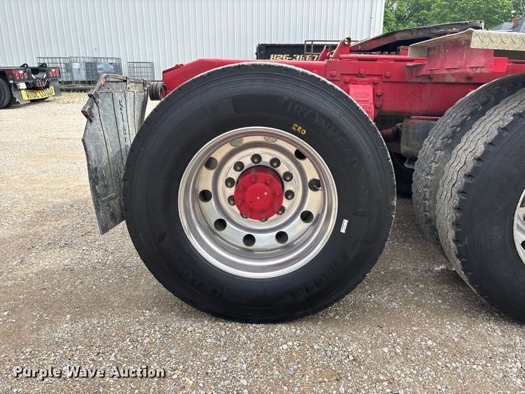 image for item DV4257 1991 Peterbilt 379 semi truck