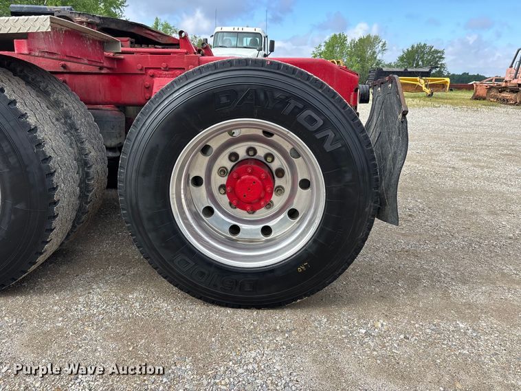 image for item DV4257 1991 Peterbilt 379 semi truck