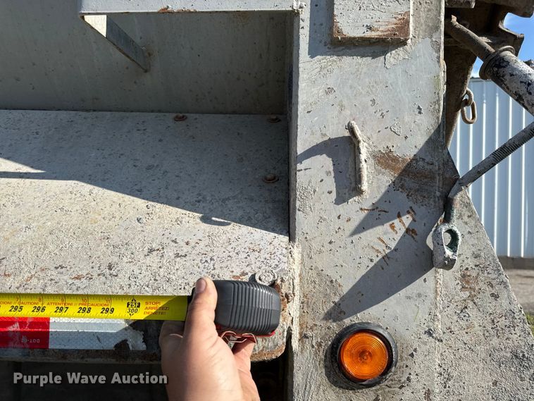 image for item DZ4441 2008 Construction Trailer Specialist end dump trailer