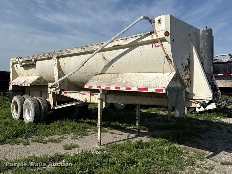 image for item DZ4442 2006 Construction Trailer Specialist end dump trailer