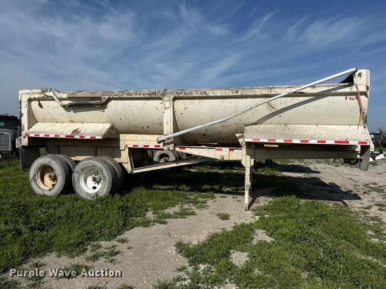 image for item DZ4442 2006 Construction Trailer Specialist end dump trailer