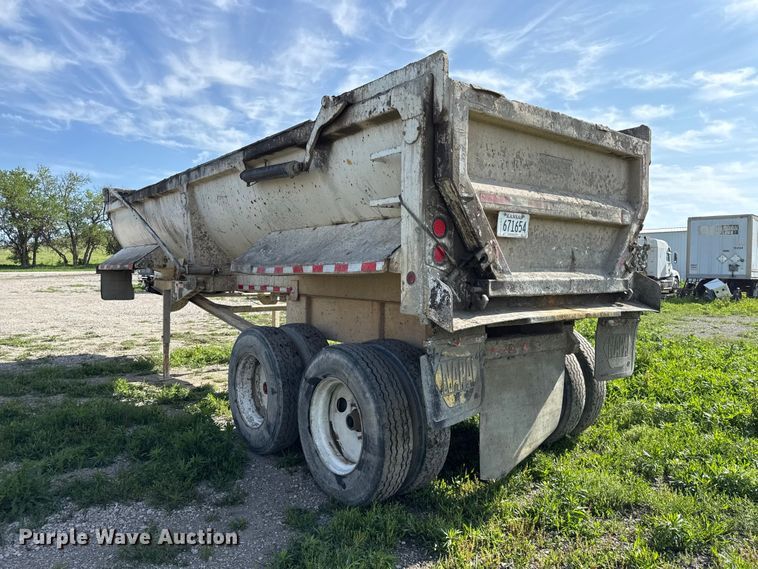 image for item DZ4442 2006 Construction Trailer Specialist end dump trailer