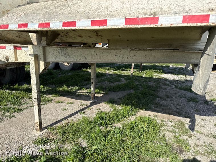 image for item DZ4442 2006 Construction Trailer Specialist end dump trailer