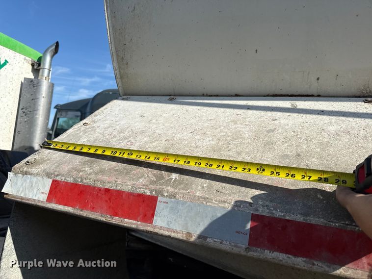 image for item DZ4442 2006 Construction Trailer Specialist end dump trailer
