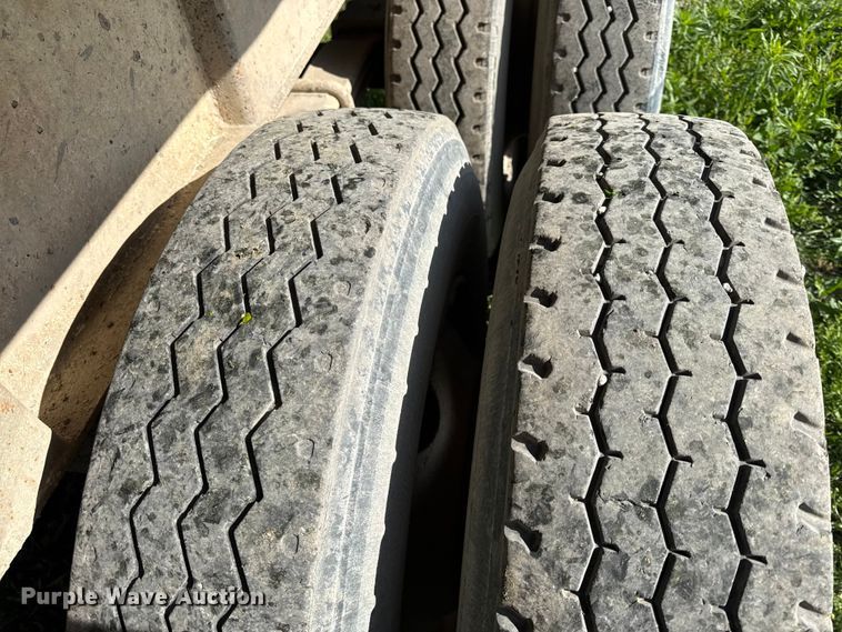 image for item DZ4442 2006 Construction Trailer Specialist end dump trailer