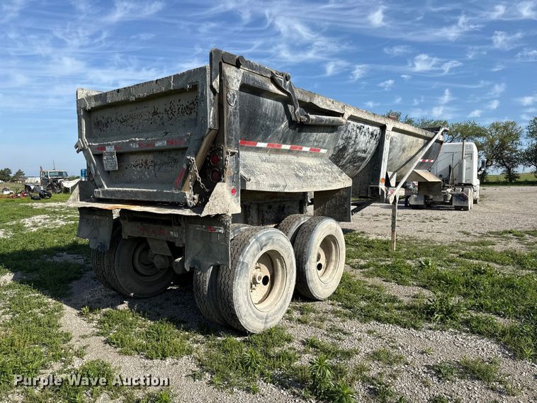 image for item DZ4443 2005 ITM end dump trailer