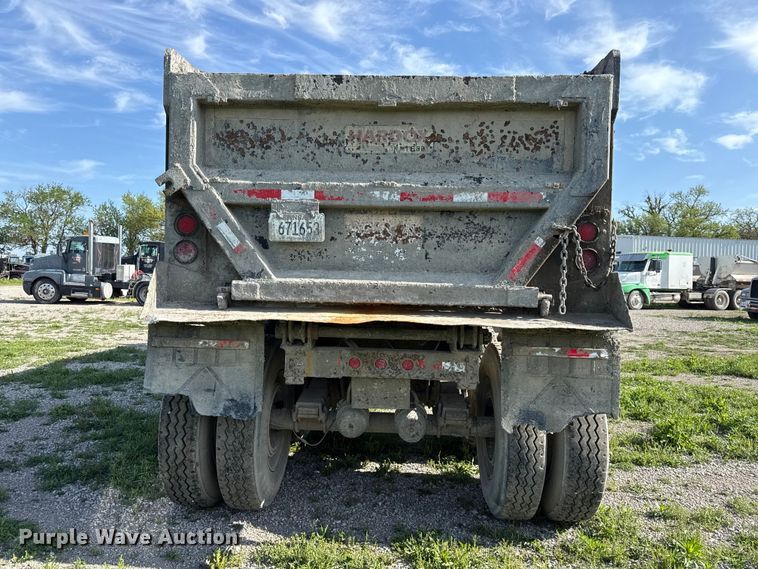 image for item DZ4443 2005 ITM end dump trailer