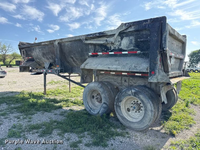 image for item DZ4443 2005 ITM end dump trailer