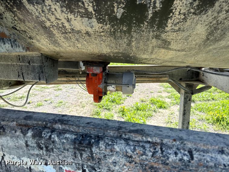 image for item DZ4443 2005 ITM end dump trailer