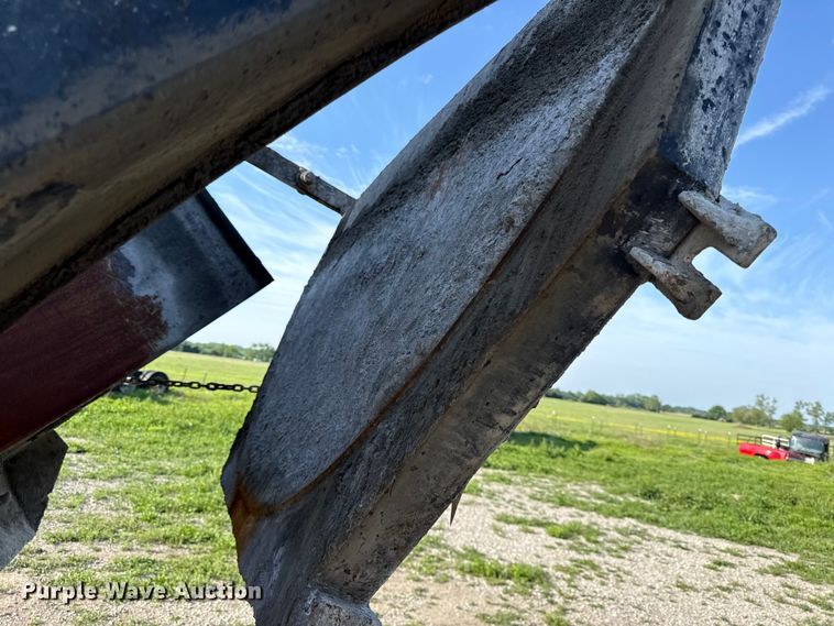 image for item DZ4443 2005 ITM end dump trailer