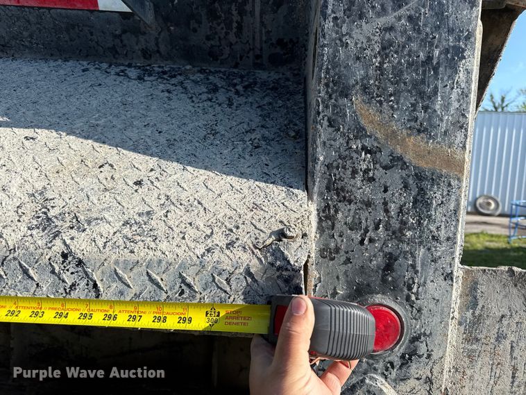 image for item DZ4443 2005 ITM end dump trailer