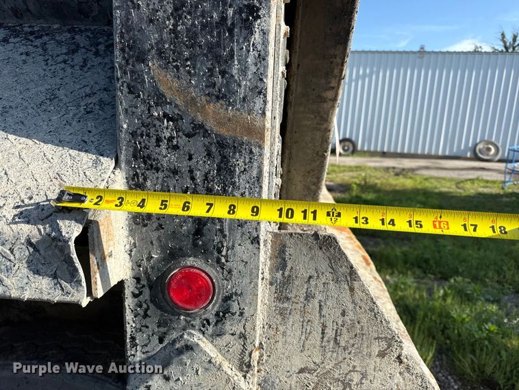 image for item DZ4443 2005 ITM end dump trailer