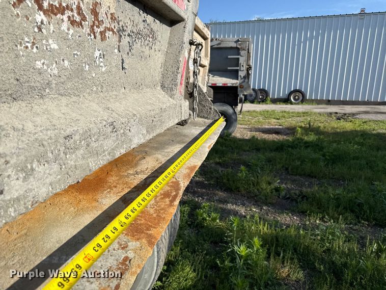 image for item DZ4443 2005 ITM end dump trailer