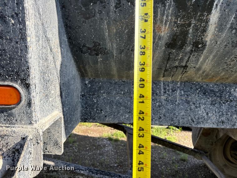 image for item DZ4443 2005 ITM end dump trailer