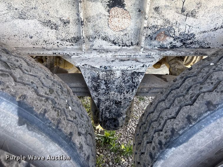 image for item DZ4443 2005 ITM end dump trailer