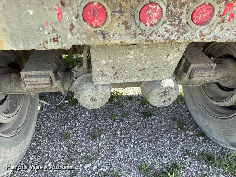 image for item DZ4443 2005 ITM end dump trailer