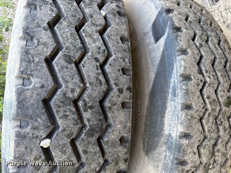 image for item DZ4443 2005 ITM end dump trailer