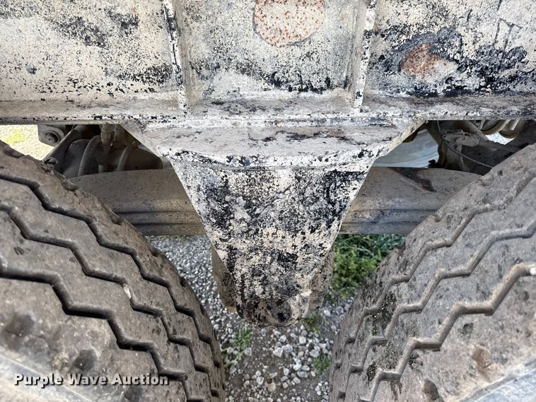 image for item DZ4443 2005 ITM end dump trailer