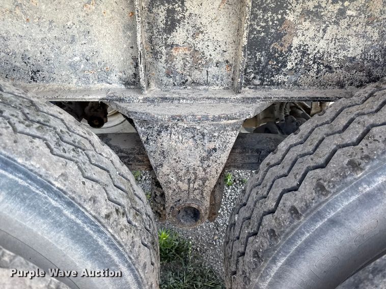 image for item DZ4443 2005 ITM end dump trailer