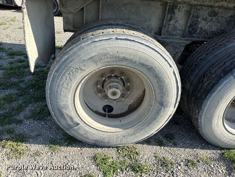 image for item DZ4443 2005 ITM end dump trailer