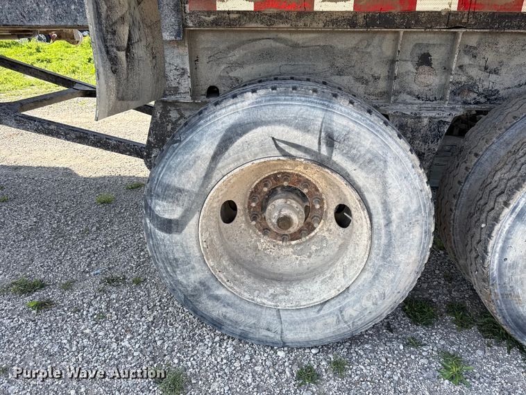 image for item DZ4443 2005 ITM end dump trailer