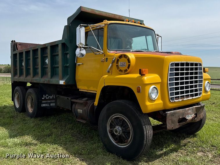 image for item DZ4447 1983 Ford L9000 dump truck