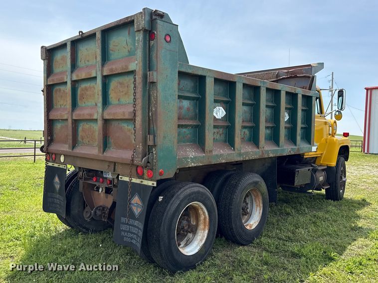 image for item DZ4447 1983 Ford L9000 dump truck