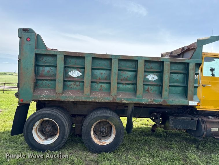 image for item DZ4447 1983 Ford L9000 dump truck