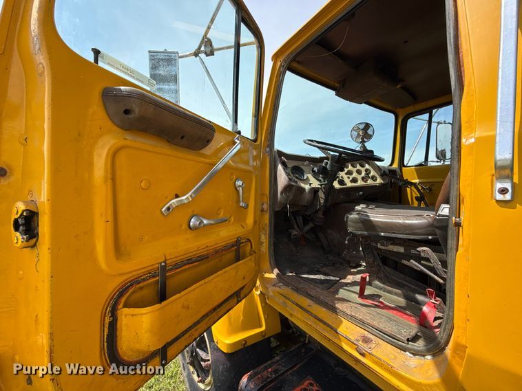 image for item DZ4447 1983 Ford L9000 dump truck
